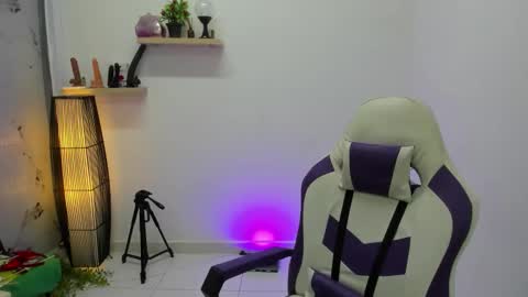 Snapshot of scarlett_enjoy1 chatting on 11/02/25, 01:35 scarlett_enjoy1 online show from 11/02/25, 01:35