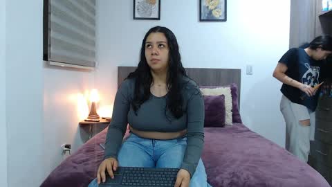 Snapshot of scarlett_evance chatting on 03/31/26, 10:15 Scarlett and Jazmin online show from 03/31/26, 10:15