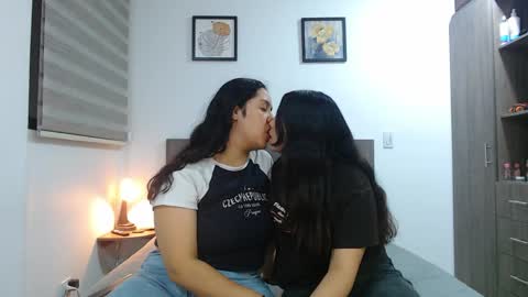 Snapshot of scarlett_evance chatting on 04/11/26, 02:27 Scarlett and Jazmin online show from 04/11/26, 02:27