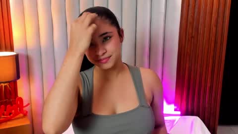 Snapshot of scarlett_evans4 chatting on 04/17/26, 11:57 Scarlett online show from 04/17/26, 11:57