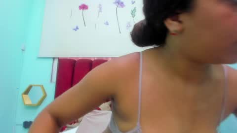 Snapshot of scarlett_fox20 chatting on 05/22/26, 11:27 scarlett_fox20 online show from 05/22/26, 11:27