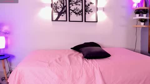 Scarlett Johs online show from 11/06/25, 01:56