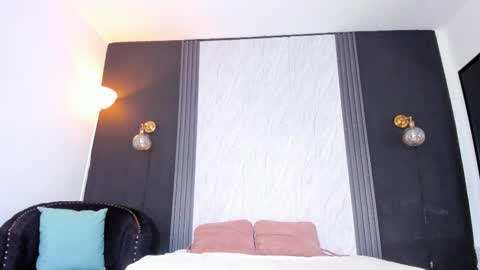 Scarlett Johs online show from 11/27/25, 11:23