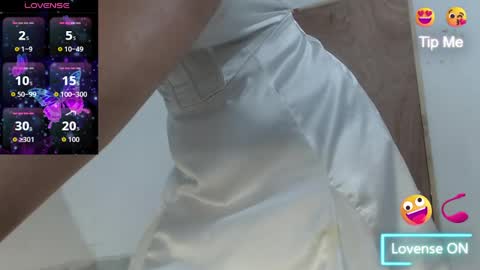 Snapshot of scarlett_liz chatting on 04/15/26, 08:32 Scarlett online show from 04/15/26, 08:32