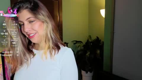 Snapshot of scarlett_moore_ chatting on 05/20/26, 04:57 Scarlett online show from 05/20/26, 04:57