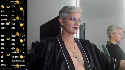 Snapshot of scarlett_paris chatting on 01/09/25, 12:14 Scarlett online show from 01/09/25, 12:14