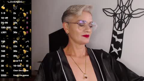 Snapshot of scarlett_paris chatting on 01/12/25, 11:36 Scarlett online show from 01/12/25, 11:36