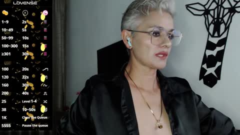 Snapshot of scarlett_paris chatting on 01/19/25, 12:06 Scarlett online show from 01/19/25, 12:06