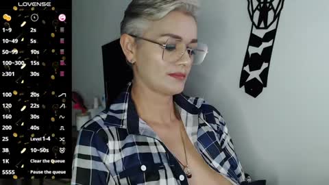 Snapshot of scarlett_paris chatting on 01/20/25, 11:10 Scarlett online show from 01/20/25, 11:10