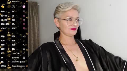 Snapshot of scarlett_paris chatting on 01/26/25, 11:18 Scarlett online show from 01/26/25, 11:18