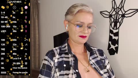 Snapshot of scarlett_paris chatting on 01/29/25, 11:46 Scarlett online show from 01/29/25, 11:46