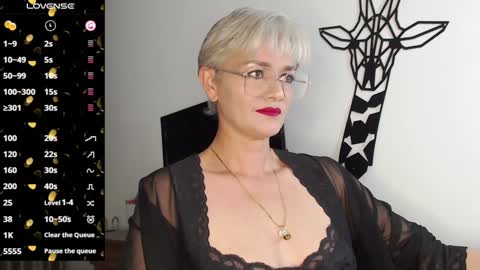 Snapshot of scarlett_paris chatting on 02/05/25, 11:50 Scarlett online show from 02/05/25, 11:50