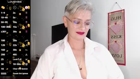 Snapshot of scarlett_paris chatting on 02/10/25, 11:55 Scarlett online show from 02/10/25, 11:55