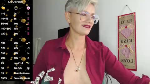 Snapshot of scarlett_paris chatting on 02/12/25, 02:24 Scarlett online show from 02/12/25, 02:24