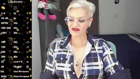 Snapshot of scarlett_paris chatting on 02/17/25, 11:53 Scarlett online show from 02/17/25, 11:53