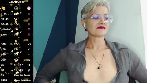 Snapshot of scarlett_paris chatting on 02/26/25, 02:48 Scarlett online show from 02/26/25, 02:48