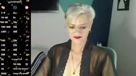 Snapshot of scarlett_paris chatting on 03/05/25, 11:27 Scarlett online show from 03/05/25, 11:27