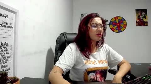 Snapshot of scarlett_sen chatting on 12/04/24, 05:22 Mistress Scarlett online show from 12/04/24, 05:22