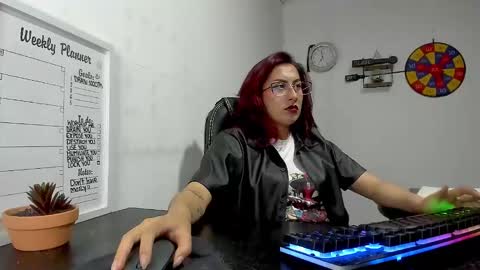 Snapshot of scarlett_sen chatting on 12/16/24, 05:43 Mistress Scarlett online show from 12/16/24, 05:43