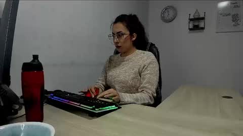 Snapshot of scarlett_sen chatting on 01/28/25, 05:35 Mistress Scarlett online show from 01/28/25, 05:35