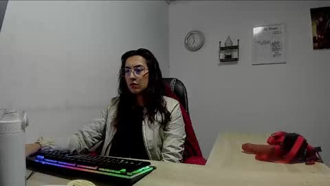 Snapshot of scarlett_sen chatting on 01/29/25, 01:38 Mistress Scarlett online show from 01/29/25, 01:38