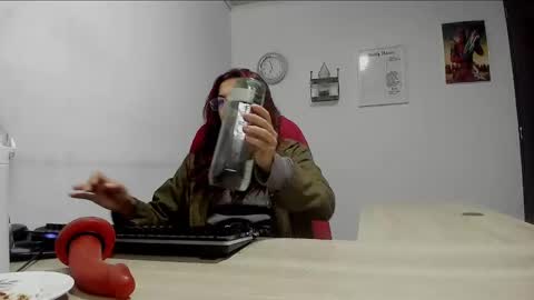 Snapshot of scarlett_sen chatting on 02/18/25, 03:43 Mistress Scarlett online show from 02/18/25, 03:43