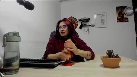 Snapshot of scarlett_sen chatting on 03/10/25, 04:14 Mistress Scarlett online show from 03/10/25, 04:14