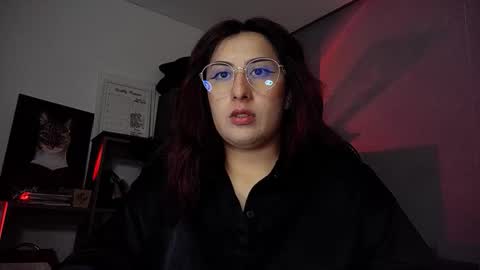 Snapshot of scarlett_sen chatting on 10/02/25, 02:02 Mistress Scarlett online show from 10/02/25, 02:02