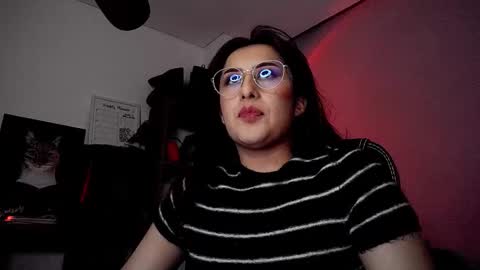 Snapshot of scarlett_sen chatting on 10/18/25, 03:02 Mistress Scarlett online show from 10/18/25, 03:02