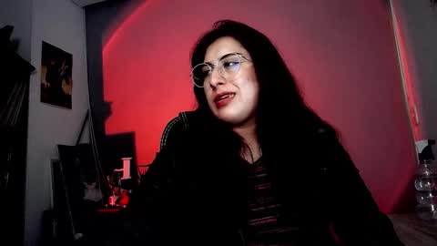 Snapshot of scarlett_sen chatting on 11/13/25, 02:16 Mistress Scarlett online show from 11/13/25, 02:16