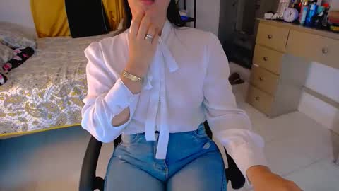 Snapshot of scarlett_sex2 chatting on 04/15/26, 08:53 scarlet online show from 04/15/26, 08:53