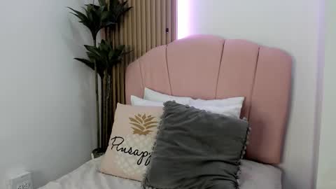 scarlett smith 3 online show from 10/19/25, 03:18