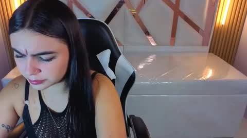 Snapshot of scarlett_smith_tp chatting on 10/05/25, 12:47 Scarlett online show from 10/05/25, 12:47