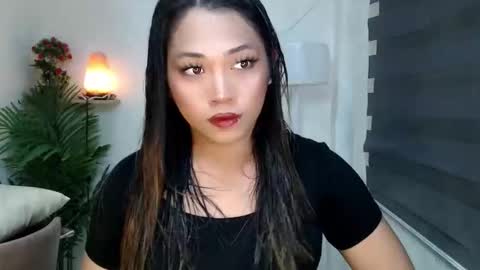 Snapshot of scarlett_sofia69 chatting on 04/12/26, 05:12 online show from 04/12/26, 05:12