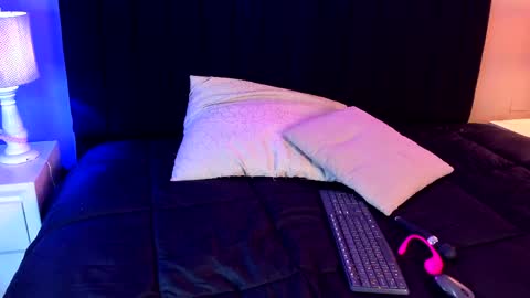 Snapshot of scarlett_soto_ chatting on 04/01/26, 03:40 Scarlett online show from 04/01/26, 03:40