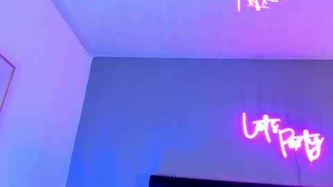 Snapshot of scarlett_soto_ chatting on 04/21/26, 03:35 Scarlett online show from 04/21/26, 03:35