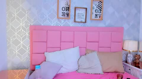 scarlett_vixen7 online show from 12/19/25, 07:48