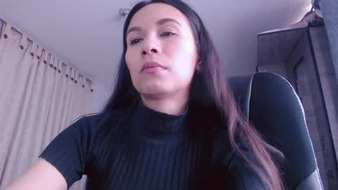 Snapshot of scarlett_vonrose chatting on 10/21/25, 08:20 Scarlett Von Rose online show from 10/21/25, 08:20