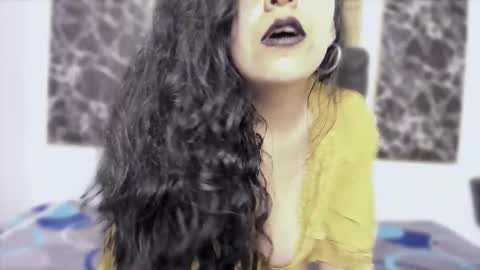 Snapshot of scarlett_w0lf chatting on 11/08/25, 03:12 Scarlett online show from 11/08/25, 03:12