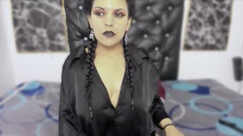 Snapshot of scarlett_w0lf chatting on 11/12/25, 02:39 Scarlett online show from 11/12/25, 02:39