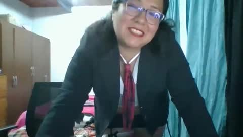 Snapshot of scarlett_widow chatting on 11/18/25, 01:33 scarlett_widow online show from 11/18/25, 01:33