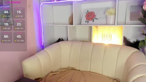 Snapshot of scarletta1215 chatting on 12/04/24, 12:47 Daniela Camacho online show from 12/04/24, 12:47