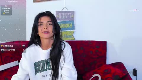 Snapshot of scarletta1215 chatting on 02/26/25, 06:15 Daniela Camacho online show from 02/26/25, 06:15