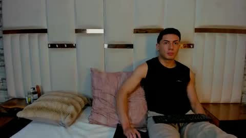 Scarlett and Lucas online show from 01/15/26, 08:23