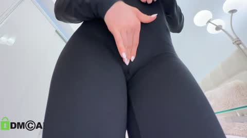 ScarlettAndTom online show from 01/19/25, 09:55