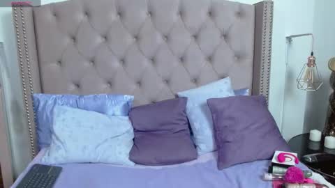 Snapshot of scarlettbooty chatting on 03/11/25, 06:32 scarlettbooty online show from 03/11/25, 06:32