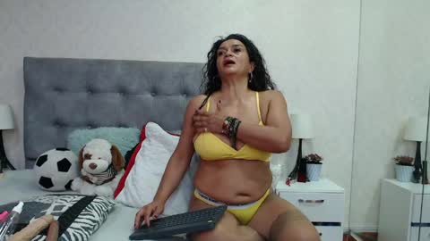 Snapshot of scarlettgreen_ chatting on 06/01/26, 11:23 Scartt online show from 06/01/26, 11:23