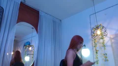 Snapshot of scarlettqueencs chatting on 11/09/25, 04:44 Scarlett online show from 11/09/25, 04:44