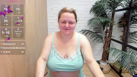 Snapshot of scarlettsoft chatting on 12/16/24, 08:31 Scarlett online show from 12/16/24, 08:31