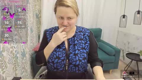 Snapshot of scarlettsoft chatting on 11/23/25, 05:18 Scarlett online show from 11/23/25, 05:18